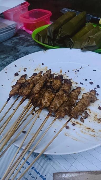 SATE AYAM BANG IDRUS MADURA