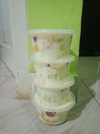 SALAD BUAH NENK NHIA DAN AULIA CELL