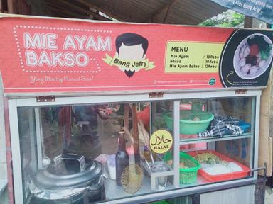 MIE AYAM UJE