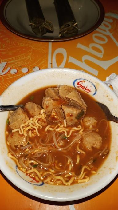 BAKSO DAN MIE AYAM MAS GENDUT