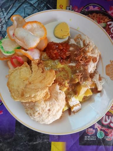 WARUNG TANTE TIA PATUNG GAJAH