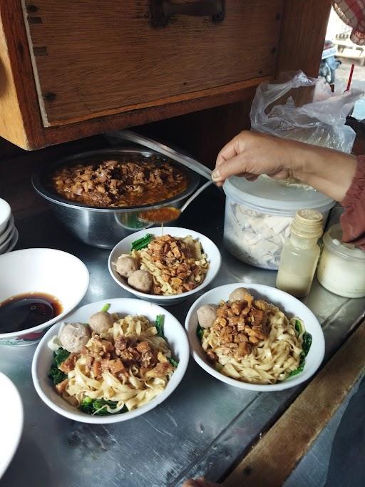 MIE AYAM BAKSO PANGSIT ABU WAKINO