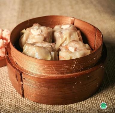 YUK! DIMSUM KEMANDORAN