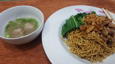 BAKSO DAN YAMIEN BANDUNG