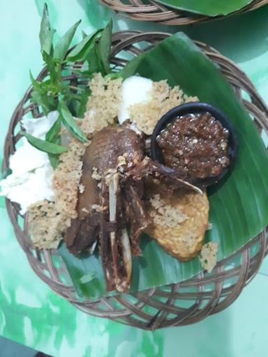 BEBEK & AYAM KAMPUNG GORENG KREMES BU PUJI