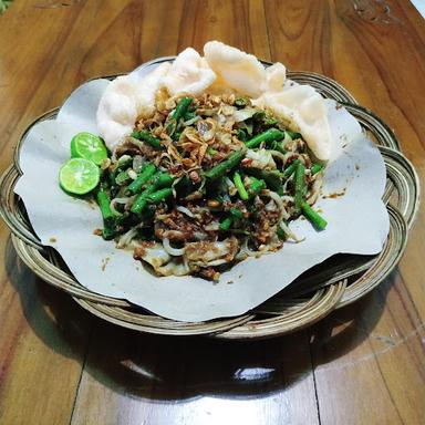 GADO GADO, SOTO AYAM BENING DAN KAREDOK