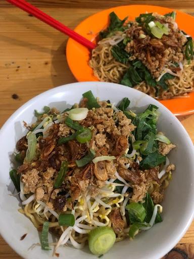 MIE AYAM BANGKA ONGKY (BINUS)