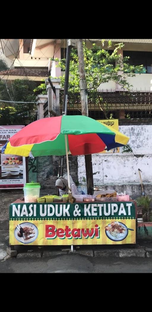 NASI UDUK DAN KETUPAT ROSLIANA