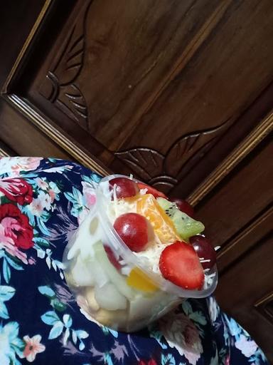 SALAD BUAH TRI DAPUR MAMSKI