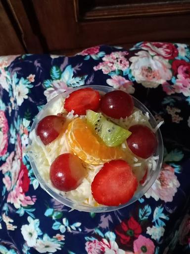 SALAD BUAH TRI DAPUR MAMSKI