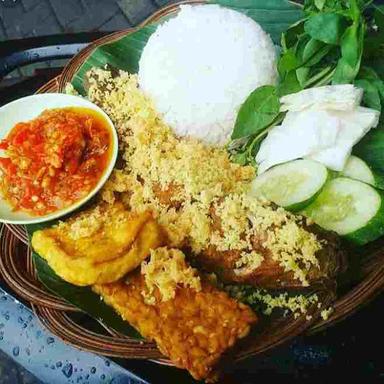 WARUNG PENGKOLAN MA'YATI