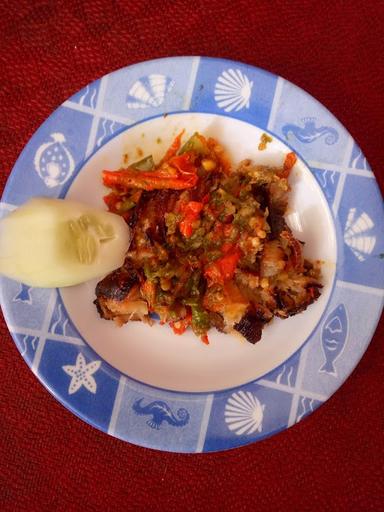 WARUNG UJUNG/AYAM PENYET/MANGUT PENYET