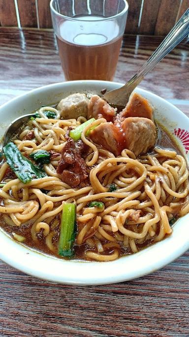 AIP MIE AYAM & MIE BASO PUTRA BANGUNJAYA