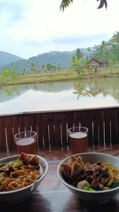 AIP MIE AYAM & MIE BASO PUTRA BANGUNJAYA