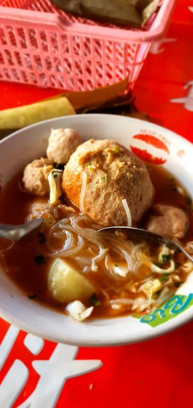 BAKSO & MIE AYAM GOYANG LIDAH