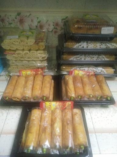 TOKO KUE AL CAKE ` SOSIS SOLO & KUE BASAH