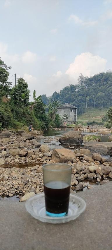 WARUNG KOPI UMI TUTI