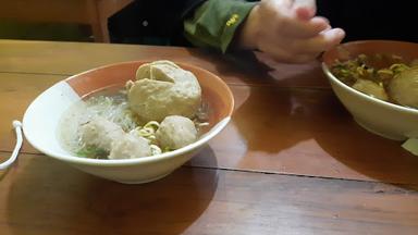 BAKSO SOLO PASAR JUMAT