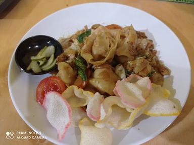 SPESIAL PANGSIT GORENG DAN NASI GORENG MAS TAUFIK CAB. SEMARANG