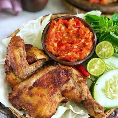 AYAM BAKAR JUARA PAMULANG