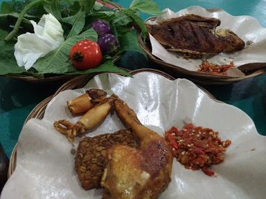 AYAM GORENG SIBONTOT