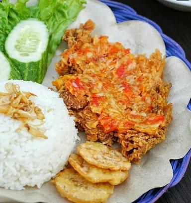 AYAM PENYET MBAK MUR