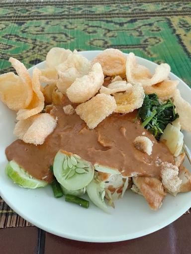 GADO GADO BU EEN BPI