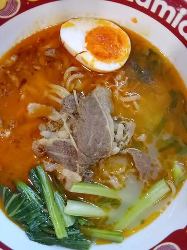 GOLDEN LAMIAN PAMULANG