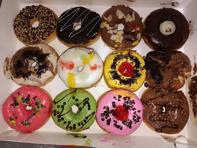 HONEY DONUTS CIHANJUANG