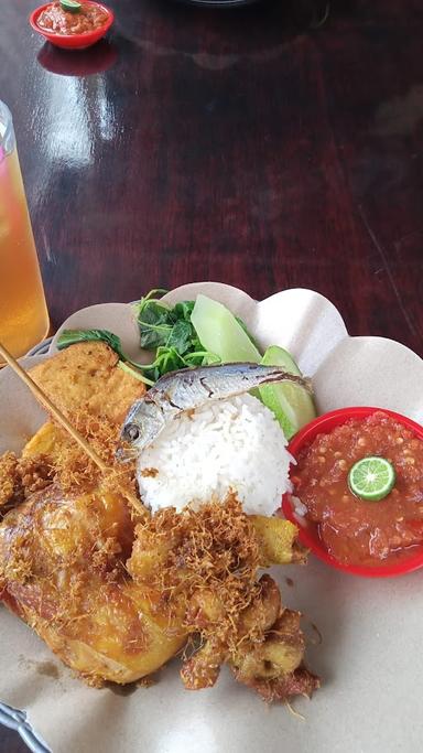 NASI TEMPONG ISTANA