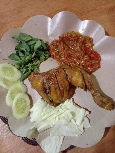 PECEL AYAM MBAH TJOKRO