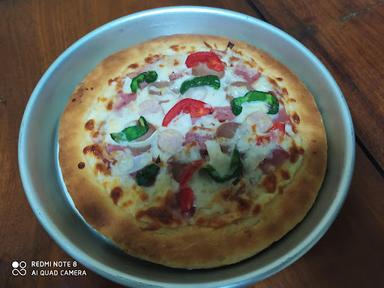 PIZZA MERIA 1 DAN PIZZA MERIA CABANG 2 JLN SILIWANGI NO 6 PONDOK BENDA PAMULANG BARAT