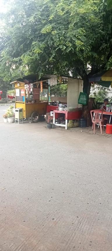 SOTO AYAM DAN GULAI SAPI GRIYA JAKARTA