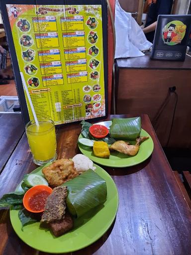 WARUNG NASI TUTUG ONCOM PAMULANG