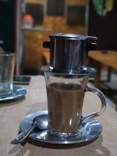 T4 MINUM KOPI LAFEGA