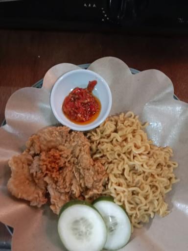 AYAM GEPREK SAMBEL ULEG