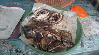 IKAN BAKAR POJOK