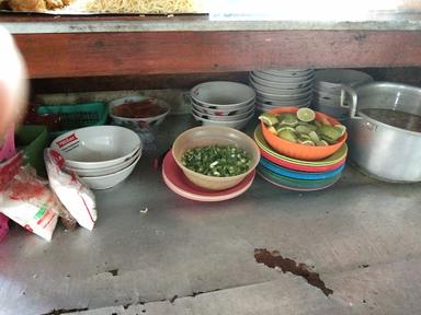 WARUNG BAKSO SOLO MAS WISNU