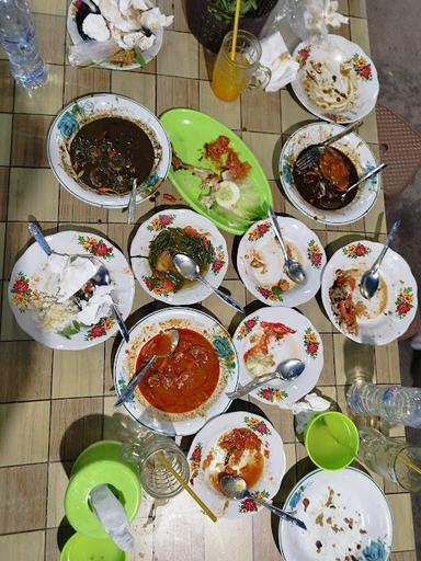 WARUNG SARI LAUT MAS ANTON