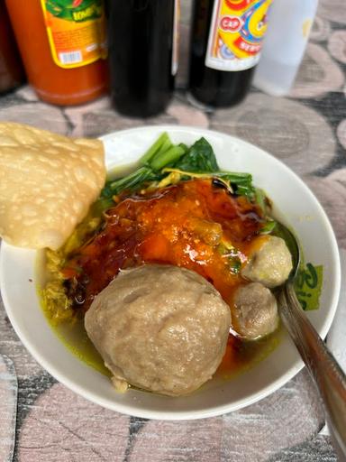 BAKSO & MIE AYAM SOLO MAS IWAK