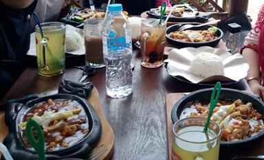 WARUNG TERAS HAJJAH LENI