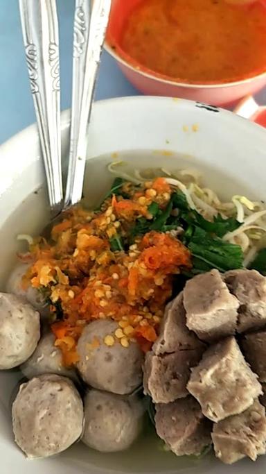 BAKSO & MIE AYAM GHENDIS WONOGIRI