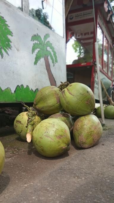 PONDOK ES KELAPA AGAN UDIN