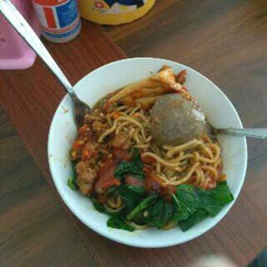 WARUNG BAKSO GEROBAK KURING