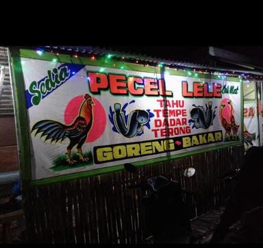 PECEL LELE CAK MAT