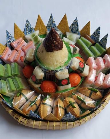 KUE TAMPAH JAJAN PASAR JAKARTA