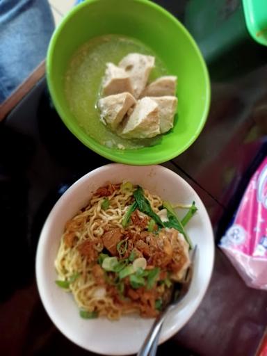 MIE AYAM BASO MAS MAMAT