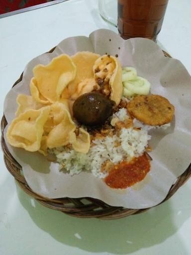 NASI UDUK BETAWI PENGADEGAN BANG AWI