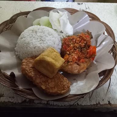 RUMAH MAKAN DICHA