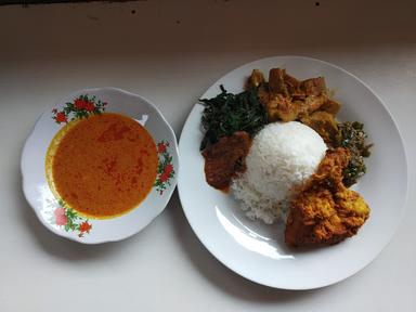 RUMAH MAKAN SALERO NASI PADANG